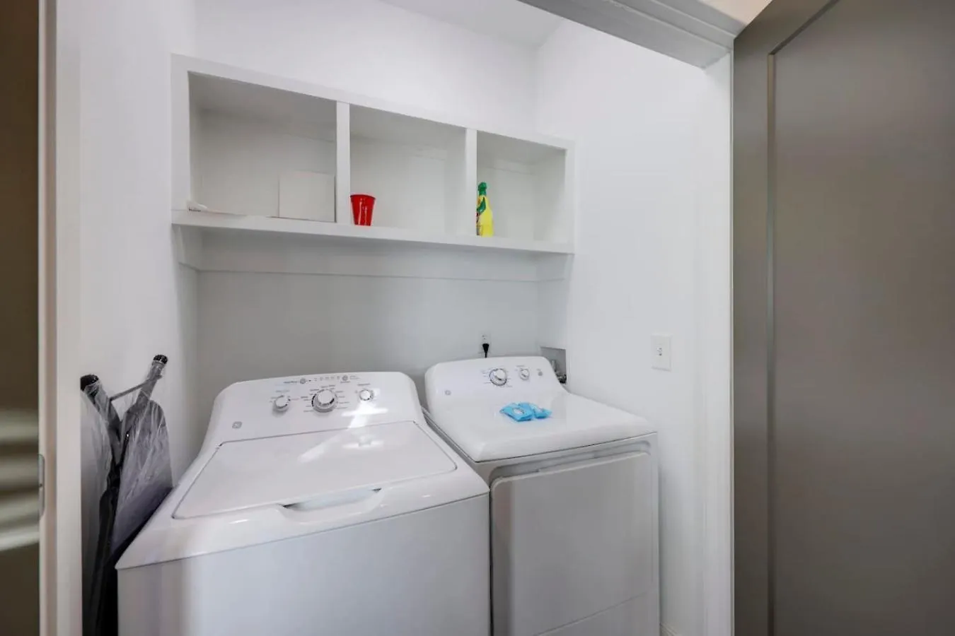 Ten Minutes To Broadway Alluring Gated Townhome Nashville