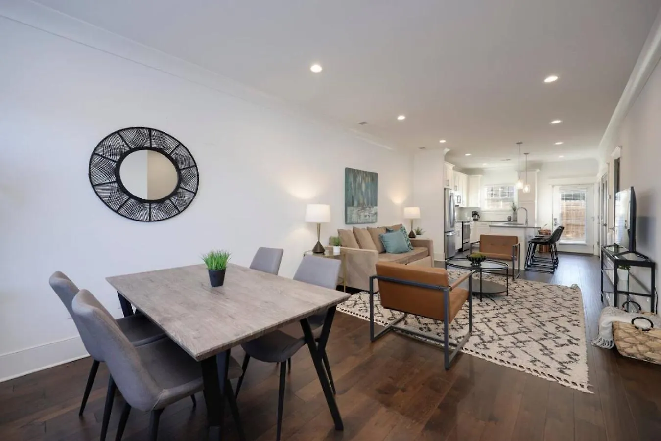 Ten Minutes To Broadway Alluring Gated Townhome Nashville